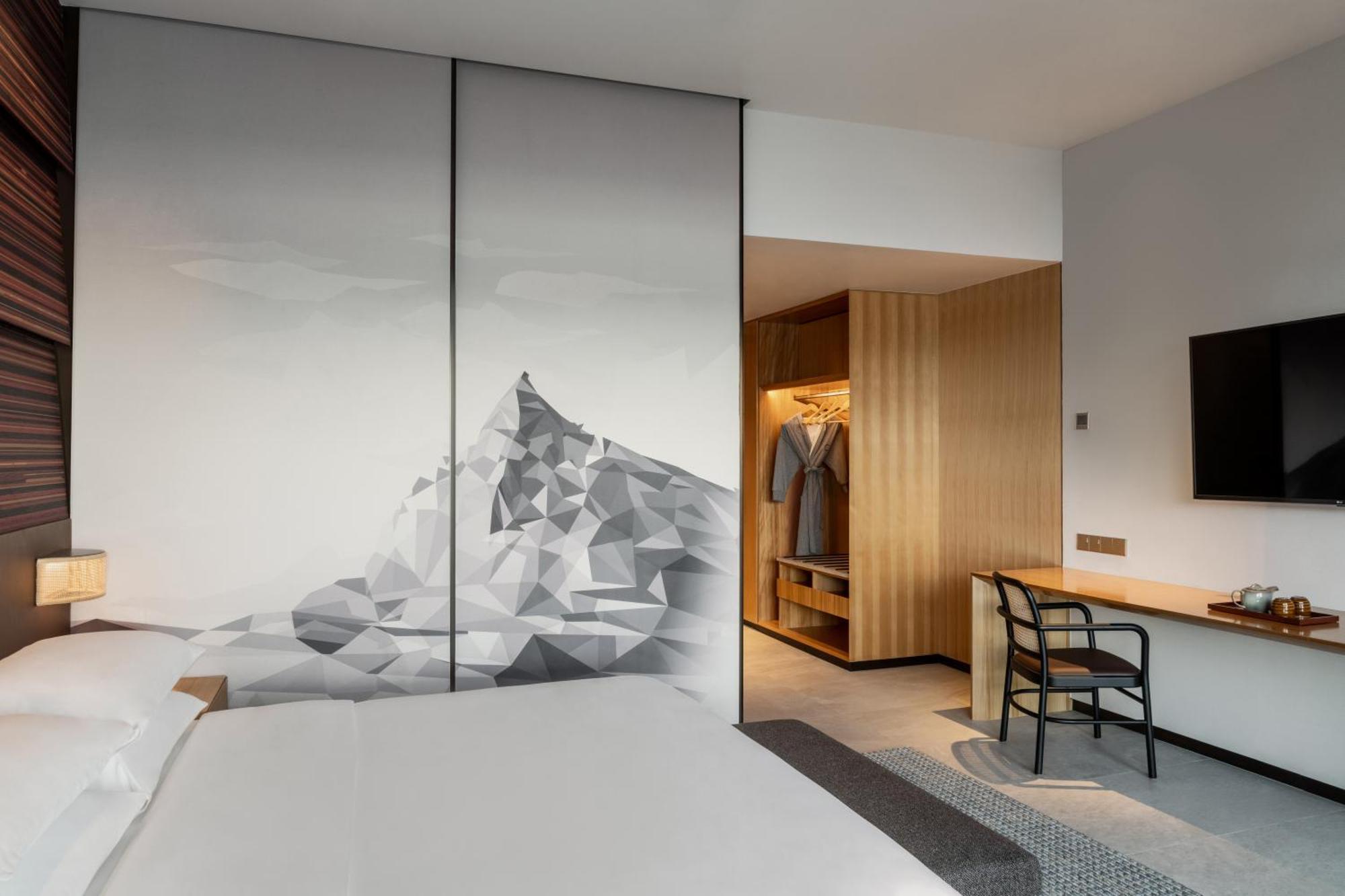 Hyatt Centric 5* Kota Kinabalu